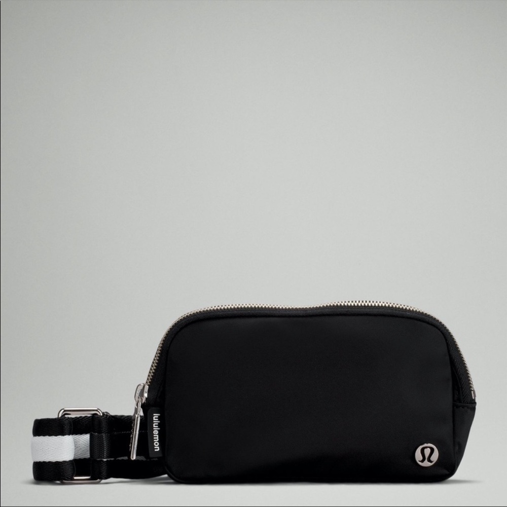 lululemon everywhere crossbody bag